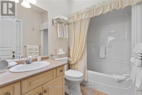 2 Chardonnay Place, Niagara-On-The-Lake, ON - Indoor Photo Showing Bathroom