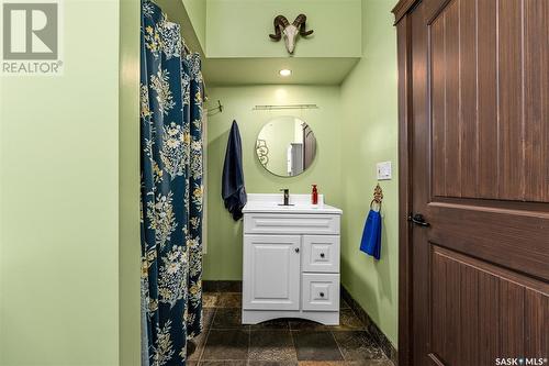 844 Algoma Avenue, Moose Jaw, SK - Indoor Photo Showing Bathroom