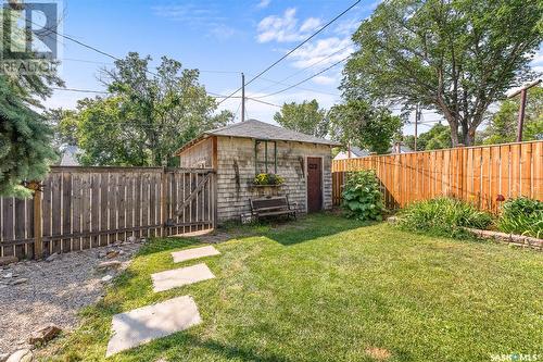 844 Algoma Avenue, Moose Jaw, SK - Outdoor