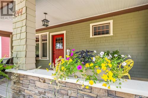 844 Algoma Avenue, Moose Jaw, SK - Outdoor With Deck Patio Veranda