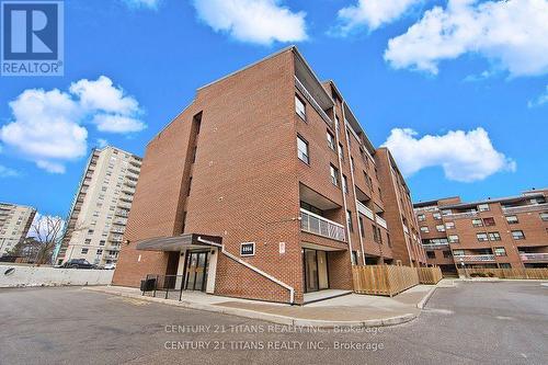 210 - 4064 Lawrence Avenue E, Toronto (West Hill), ON - Outdoor