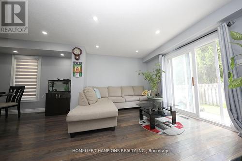 20 Horseshoe Crescent, Toronto (Malvern), ON - Indoor Photo Showing Living Room