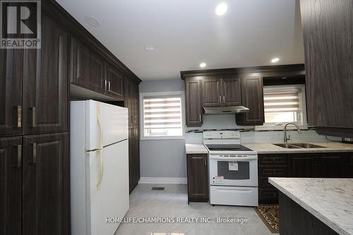 20 Horseshoe Crescent, Toronto (Malvern), ON - Indoor Photo Showing Kitchen With Double Sink