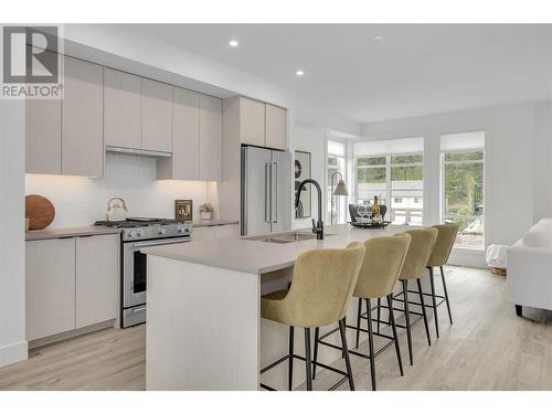 1455 Cara Glen Court Unit# 112, Kelowna, BC - Indoor Photo Showing Kitchen With Stainless Steel Kitchen With Upgraded Kitchen