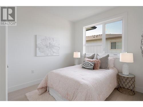 235 Taylor Road Unit# 1, Kelowna, BC - Indoor Photo Showing Bedroom