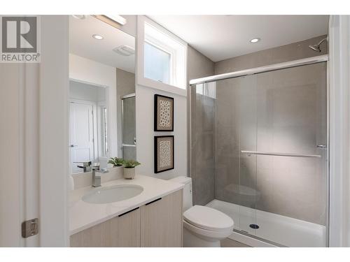 235 Taylor Road Unit# 1, Kelowna, BC - Indoor Photo Showing Bathroom