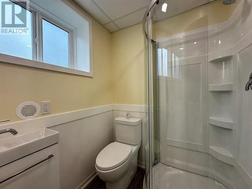 1905 93 Avenue, Dawson Creek, BC - Indoor Photo Showing Bathroom