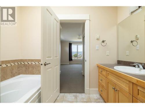 7760 Okanagan Landing Road Unit# 20, Vernon, BC - Indoor Photo Showing Bathroom