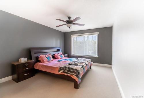 101-5186 Dunster Rd, Nanaimo, BC - Indoor Photo Showing Bedroom