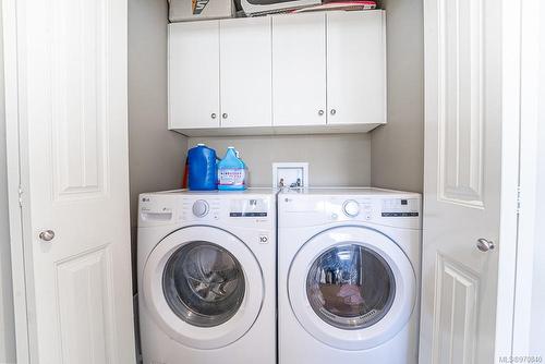 101-5186 Dunster Rd, Nanaimo, BC - Indoor Photo Showing Laundry Room