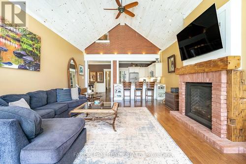 54 Nelson Street W, New Tecumseth (Alliston), ON - Indoor Photo Showing Living Room With Fireplace