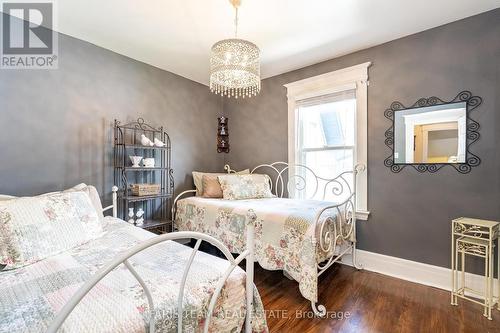 54 Nelson Street W, New Tecumseth (Alliston), ON - Indoor Photo Showing Bedroom