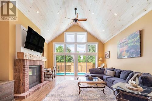 54 Nelson Street W, New Tecumseth (Alliston), ON - Indoor Photo Showing Living Room With Fireplace