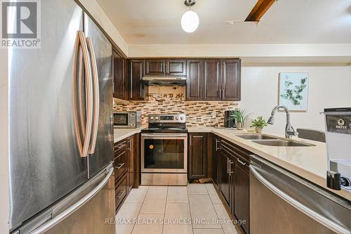 80 Winners Circle, Brampton (Northwest Sandalwood Parkway), ON - Indoor Photo Showing Kitchen With Double Sink With Upgraded Kitchen