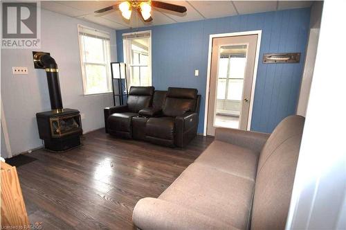 38 Islandview Drive, Chesley Lake, ON - Indoor Photo Showing Living Room