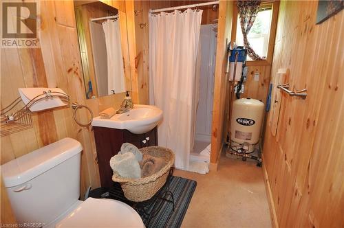 41 Islandview Drive, South Bruce Peninsula, ON - Indoor Photo Showing Bathroom