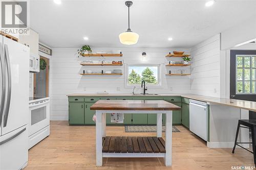 Brown Family Acreage, Aberdeen Rm No. 373, SK - Indoor Photo Showing Kitchen