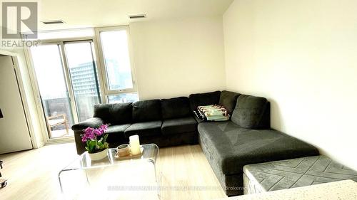 1022 - 30 Tretti Way, Toronto (Clanton Park), ON - Indoor Photo Showing Living Room