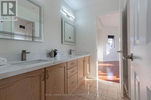 15 Dovehaven Crescent, Brampton (Bram East), ON - Indoor Photo Showing Bathroom