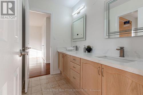 15 Dovehaven Crescent, Brampton (Bram East), ON - Indoor Photo Showing Bathroom