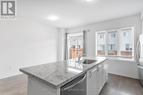 23 Doris Pawley Crescent, Caledon, ON - Indoor Photo Showing Kitchen With Upgraded Kitchen