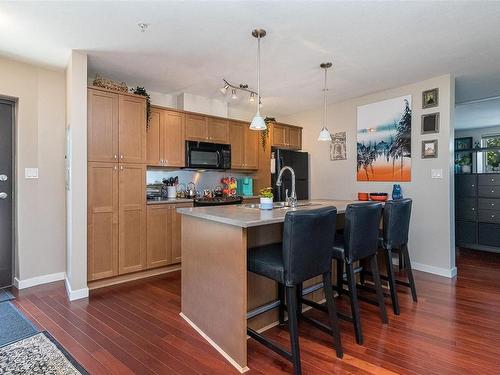 320-555 Franklyn St, Nanaimo, BC - Indoor Photo Showing Kitchen