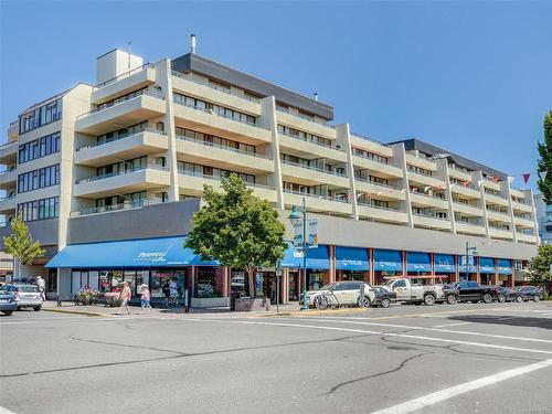 219-9805 Second St, Sidney, BC - Outdoor