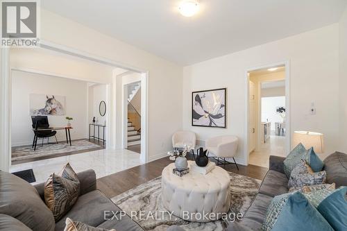 3396 Millicent Avenue, Oakville, ON - Indoor Photo Showing Living Room