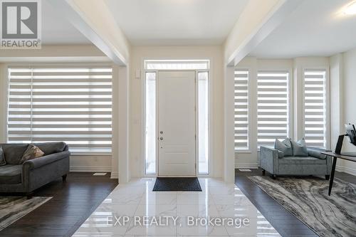 3396 Millicent Avenue, Oakville, ON - Indoor Photo Showing Living Room