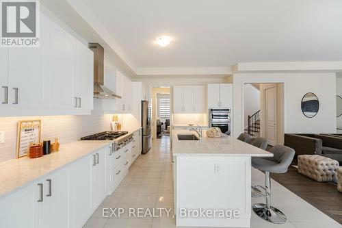 3396 Millicent Avenue, Oakville, ON - Indoor Photo Showing Kitchen With Upgraded Kitchen