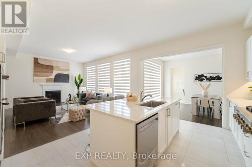 3396 Millicent Avenue, Oakville, ON - Indoor Photo Showing Kitchen With Upgraded Kitchen