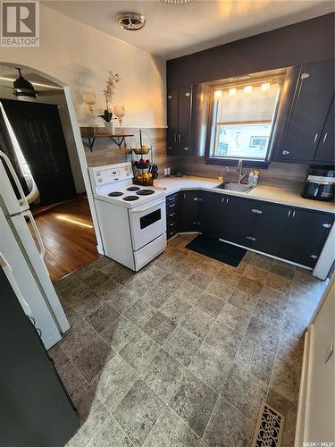 1510 Third Street, Estevan, SK - Indoor Photo Showing Kitchen