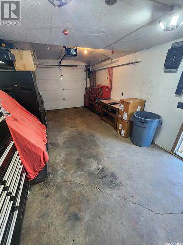 1510 Third Street, Estevan, SK - Indoor Photo Showing Garage