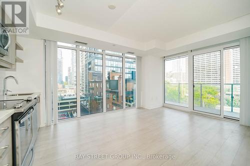 902 - 50 Wellesley Street E, Toronto (Church-Yonge Corridor), ON - Indoor Photo Showing Kitchen