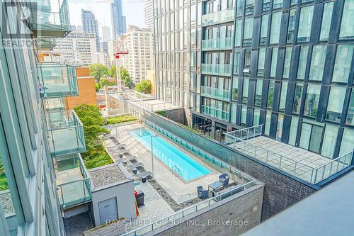 902 - 50 Wellesley Street E, Toronto (Church-Yonge Corridor), ON - Outdoor With In Ground Pool