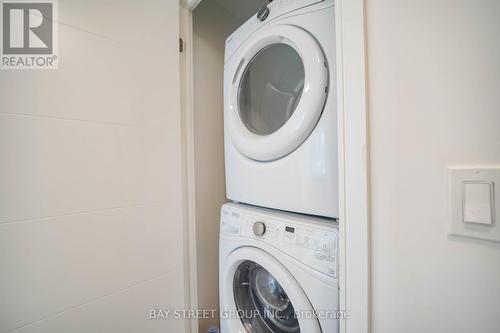 902 - 50 Wellesley Street E, Toronto (Church-Yonge Corridor), ON - Indoor Photo Showing Laundry Room