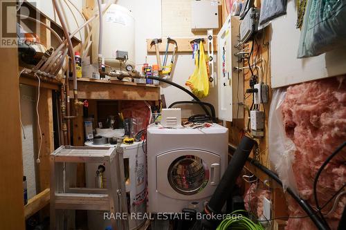 139D Petit Lane, Kearney, ON - Indoor Photo Showing Laundry Room