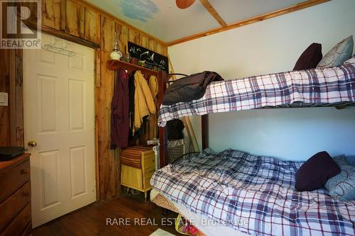 139D Petit Lane, Kearney, ON - Indoor Photo Showing Bedroom