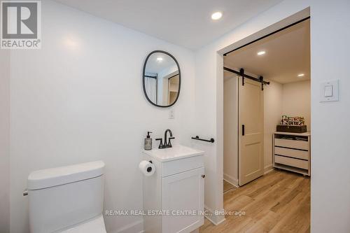 90 Yorkshire Street N, Guelph (Central West), ON - Indoor Photo Showing Bathroom