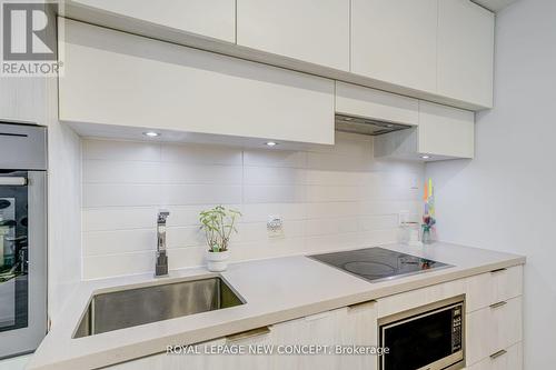 3412 - 8 Eglinton Avenue E, Toronto (Mount Pleasant West), ON - Indoor Photo Showing Kitchen