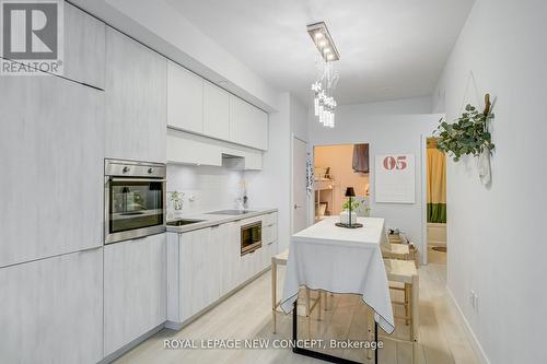 3412 - 8 Eglinton Avenue E, Toronto (Mount Pleasant West), ON - Indoor Photo Showing Kitchen