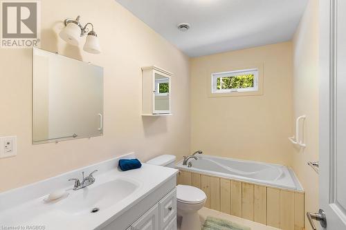 6053 Highway 6, Tobermory, ON - Indoor Photo Showing Bathroom