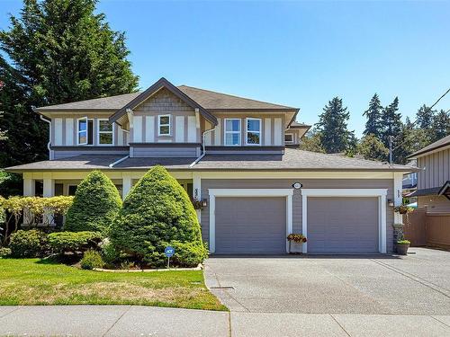 817 Rogers Ave, Saanich, BC 