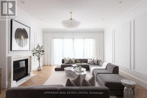 22 Shannon Street, Toronto (Trinity-Bellwoods), ON - Indoor Photo Showing Living Room