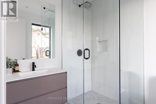 22 Shannon Street, Toronto (Trinity-Bellwoods), ON - Indoor Photo Showing Bathroom