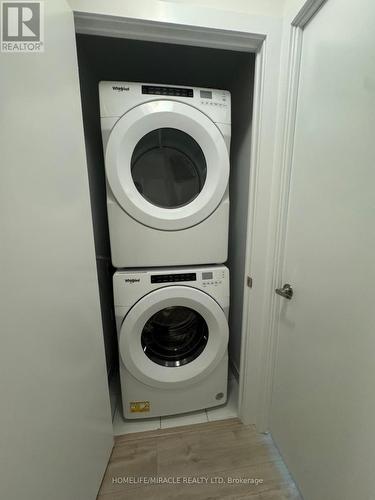 112 - 251 Manitoba Street, Toronto (Mimico), ON - Indoor Photo Showing Laundry Room