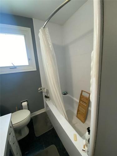 603 Scott Street, St. Catharines, ON - Indoor Photo Showing Bathroom