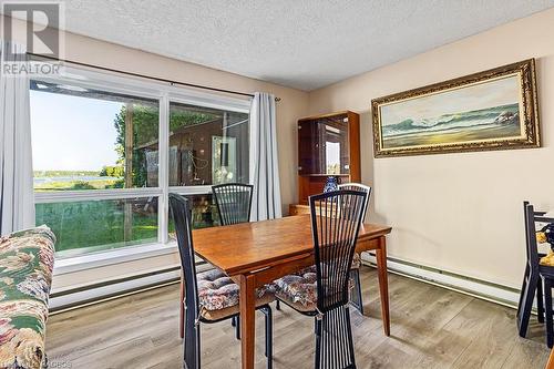 373 Eagle Road, Tobermory, ON - Indoor Photo Showing Dining Room