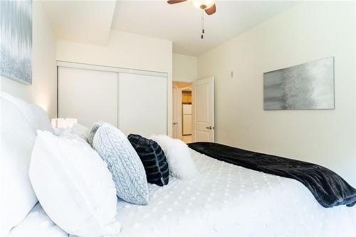 125 Wilson Street W|Unit #216, Ancaster, ON - Indoor Photo Showing Bedroom