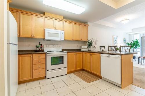 125 Wilson Street W|Unit #216, Ancaster, ON - Indoor Photo Showing Kitchen